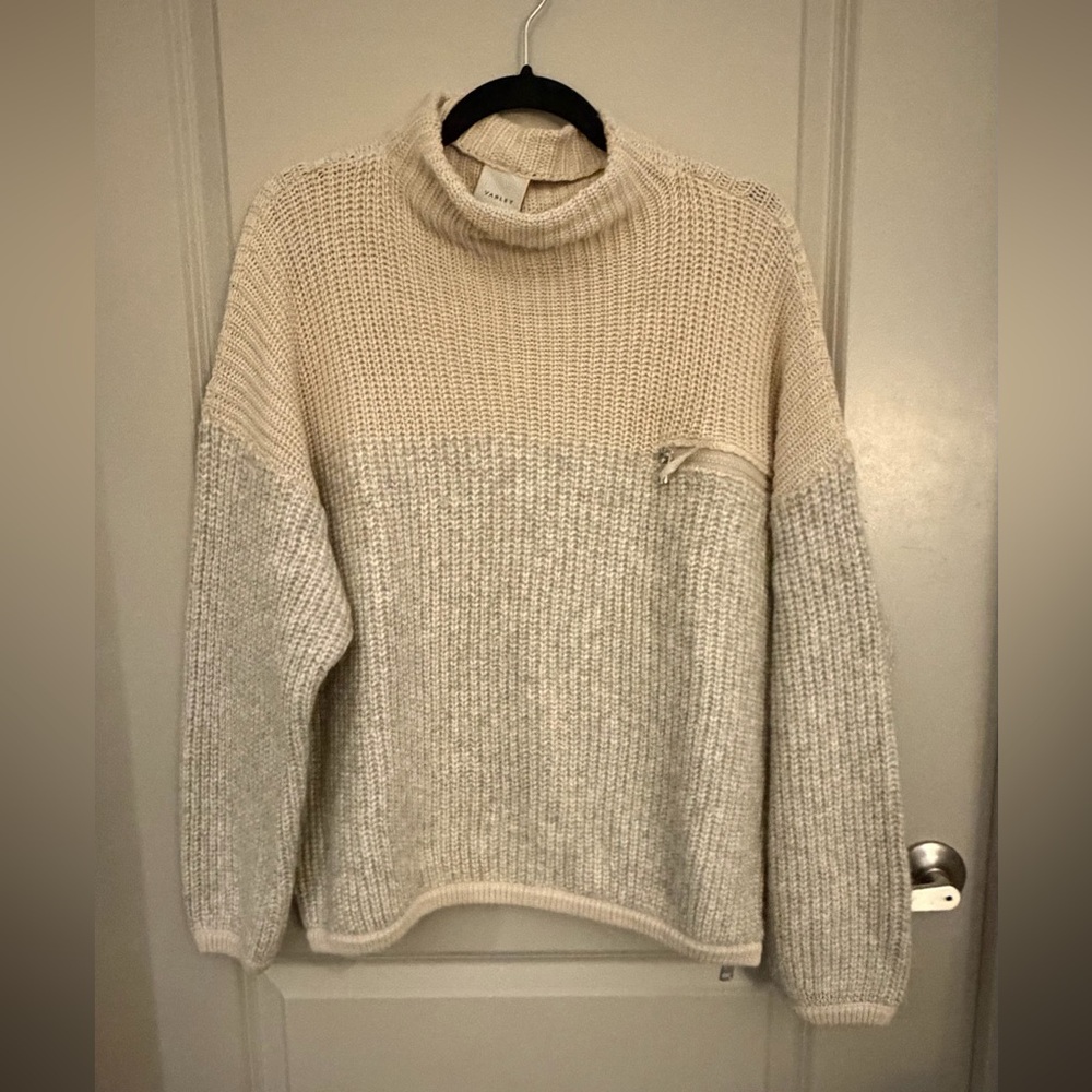 Varley Cream and Gray Turtleneck Sweater